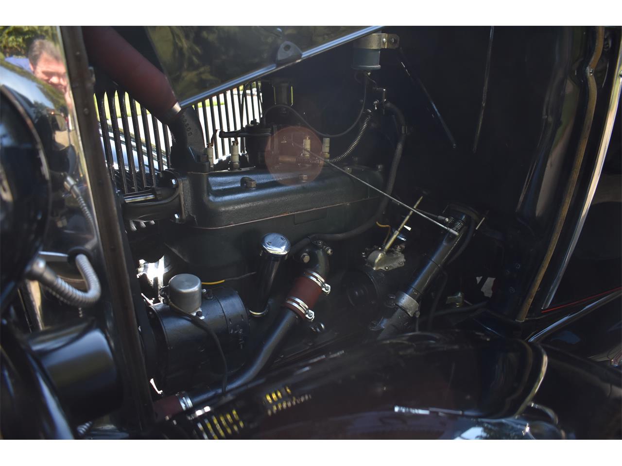 Ford-Deluxe-1931-Black-Tan-60