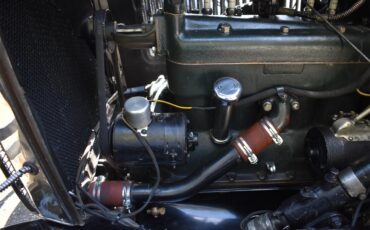 Ford-Deluxe-1931-Black-Tan-61