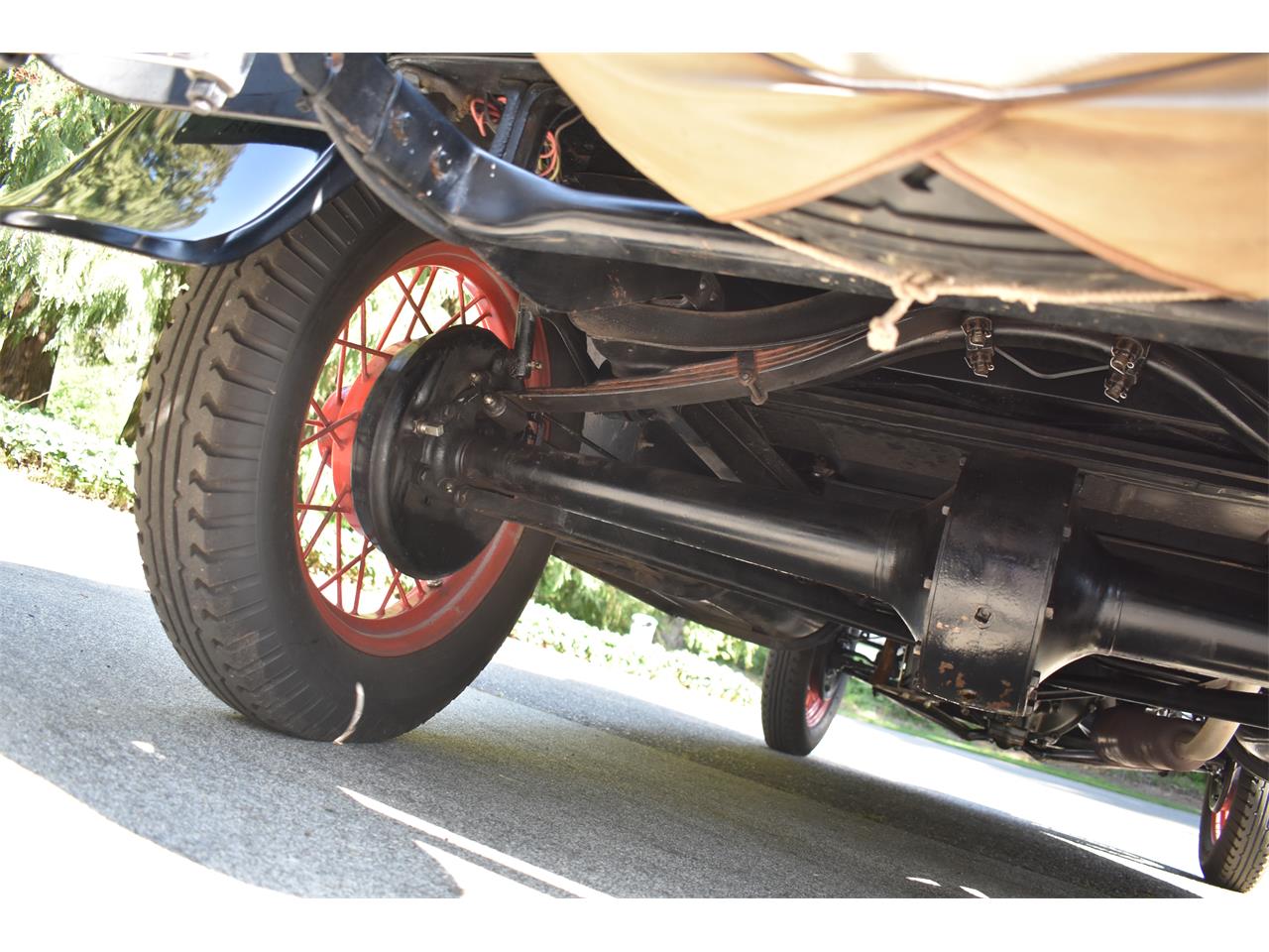 Ford-Deluxe-1931-Black-Tan-70