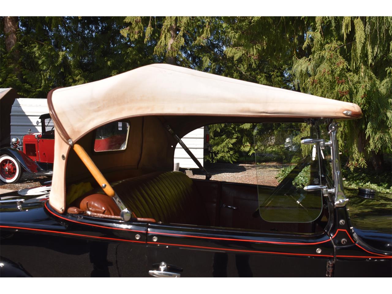 Ford-Deluxe-1931-Black-Tan-76