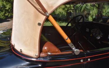 Ford-Deluxe-1931-Black-Tan-78