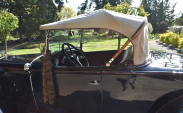 Ford-Deluxe-1931-Black-Tan-82