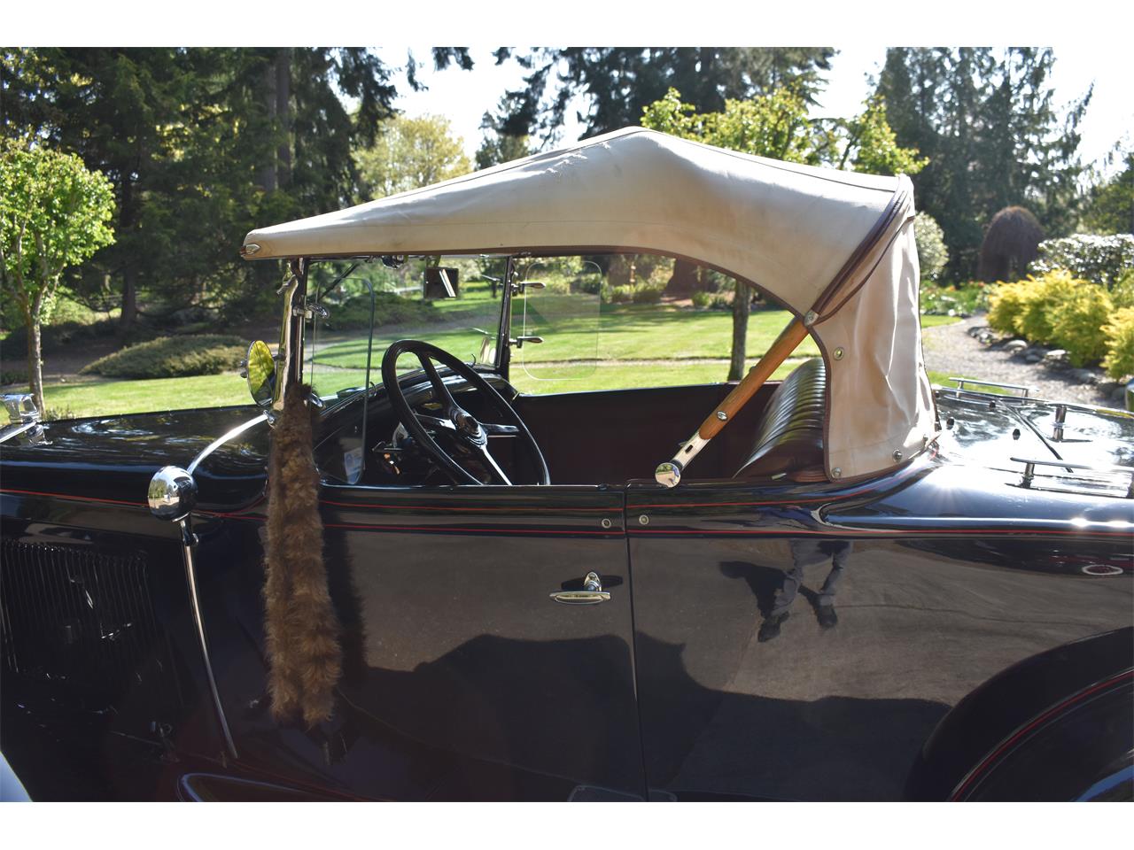 Ford-Deluxe-1931-Black-Tan-82