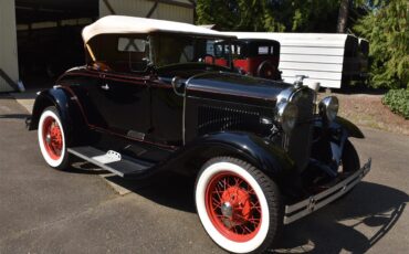 Ford-Deluxe-1931-Black-Tan-86