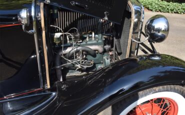 Ford-Deluxe-1931-Black-Tan-88