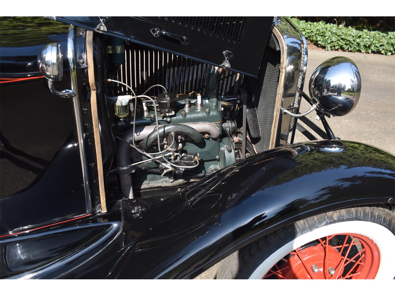 Ford-Deluxe-1931-Black-Tan-88