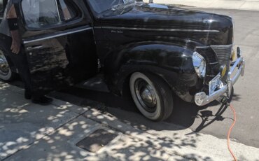 Ford-Deluxe-1940-Black-Tan-6