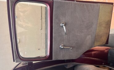 Ford-Deluxe-1940-Burgundy-Beige-11