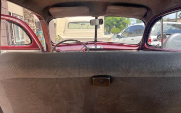 Ford-Deluxe-1940-Burgundy-Beige-12