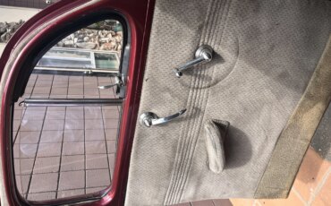 Ford-Deluxe-1940-Burgundy-Beige-16