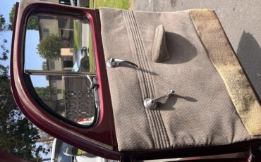 Ford-Deluxe-1940-Burgundy-Beige-17