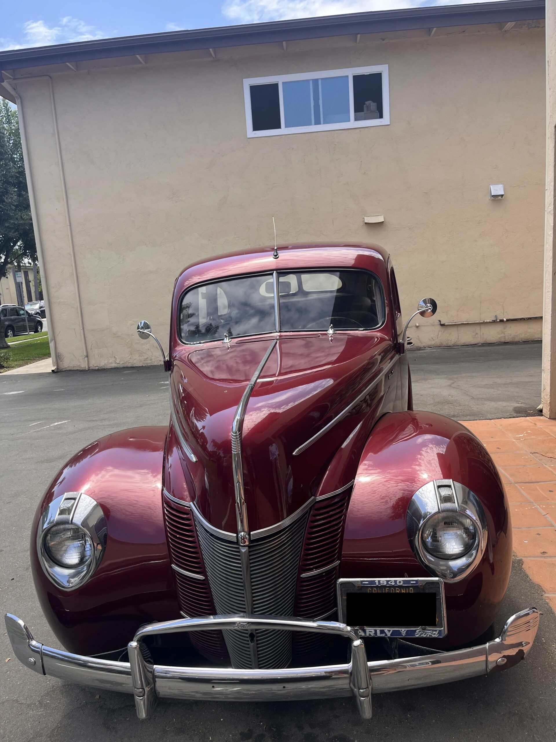 Ford-Deluxe-1940-Burgundy-Beige-18