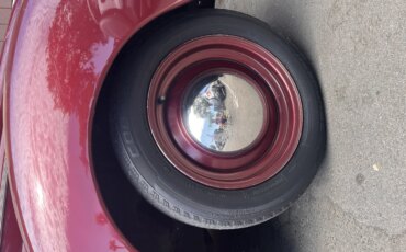 Ford-Deluxe-1940-Burgundy-Beige-2