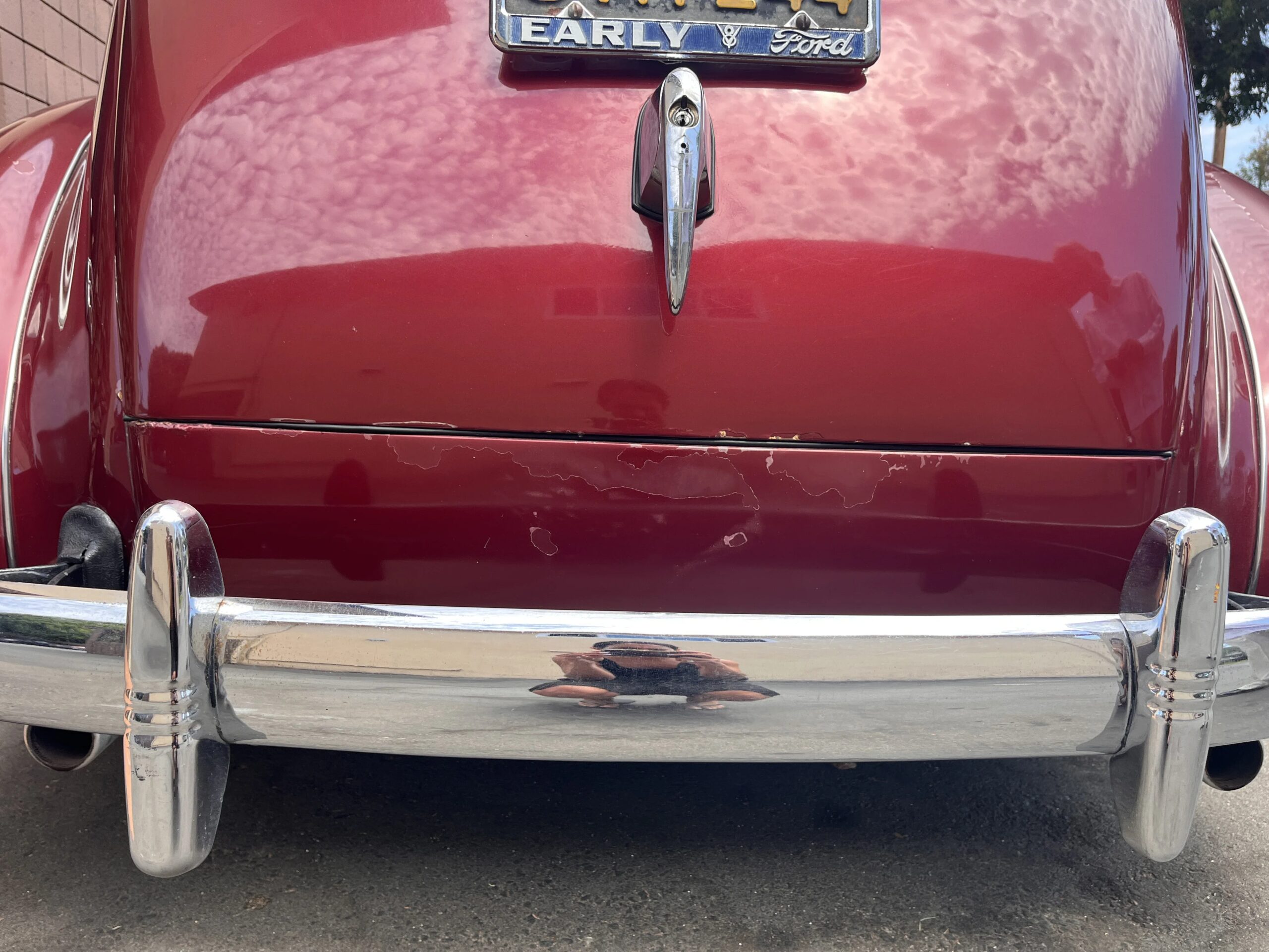 Ford-Deluxe-1940-Burgundy-Beige-5