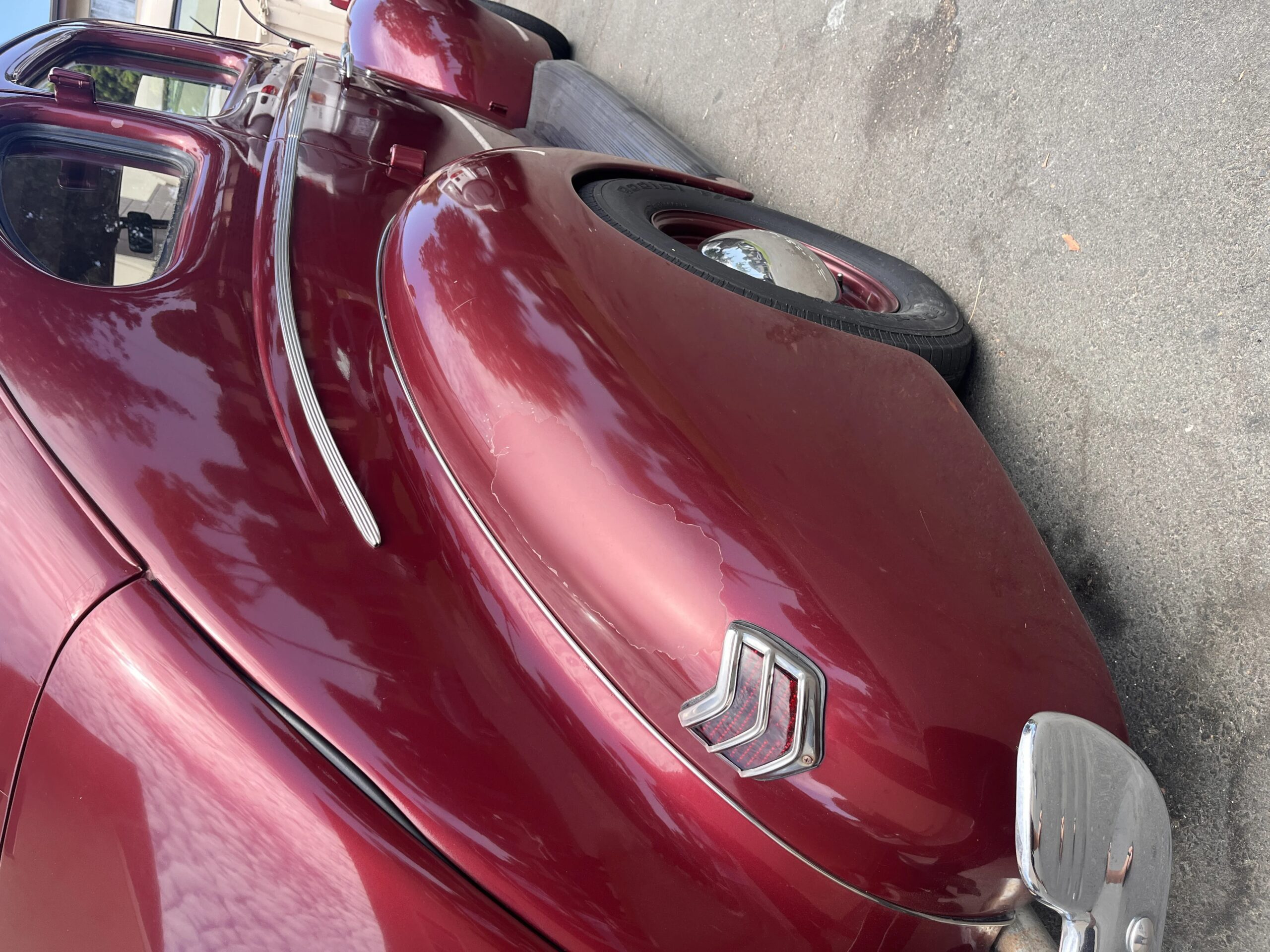 Ford-Deluxe-1940-Burgundy-Beige-6