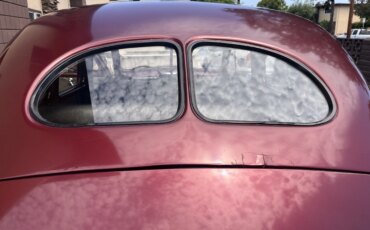 Ford-Deluxe-1940-Burgundy-Beige-7