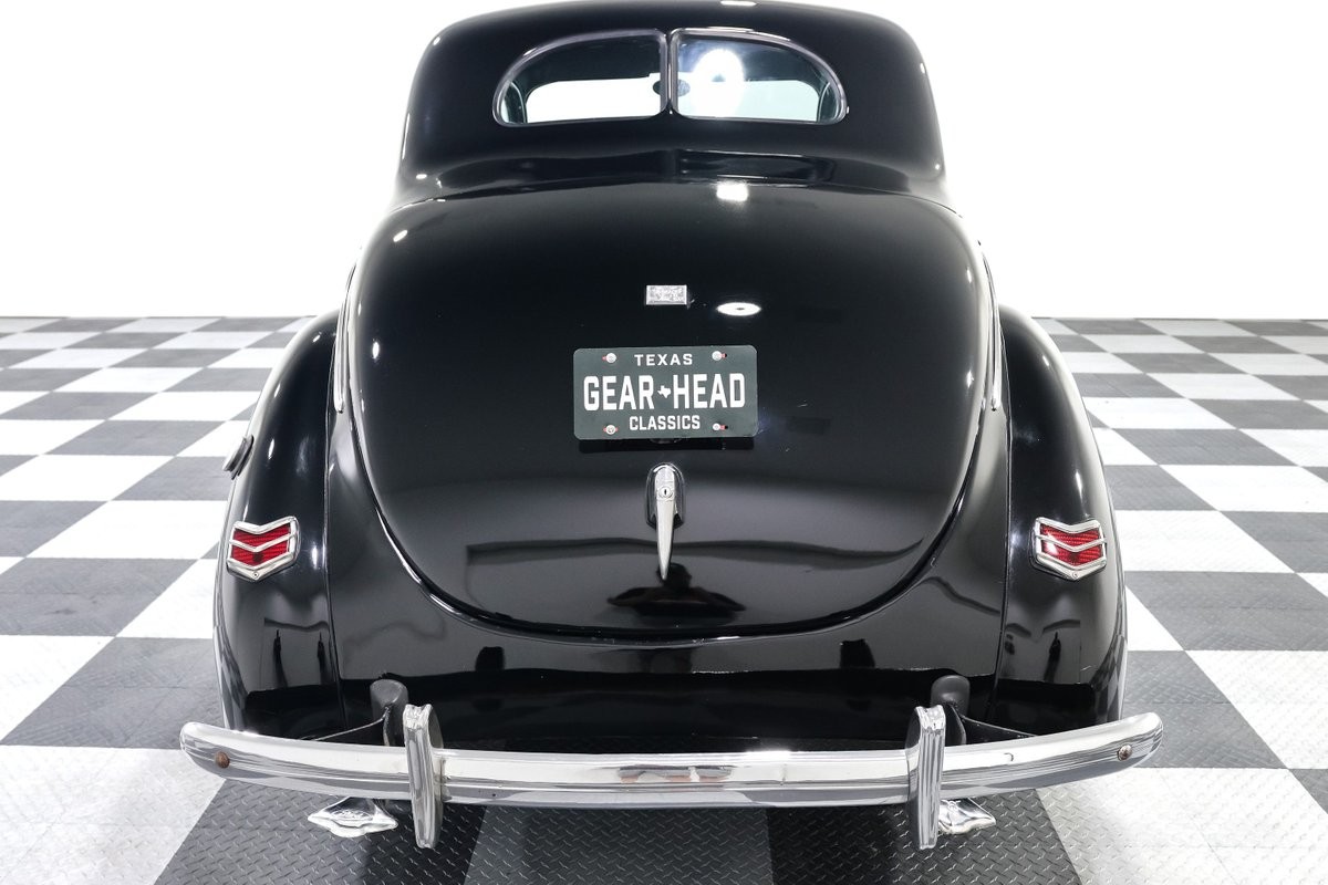 Ford-Deluxe-1940-Coupe-5