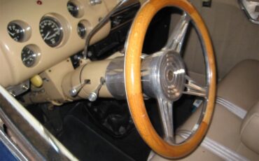 Ford-Deluxe-1940-blue-tan-4