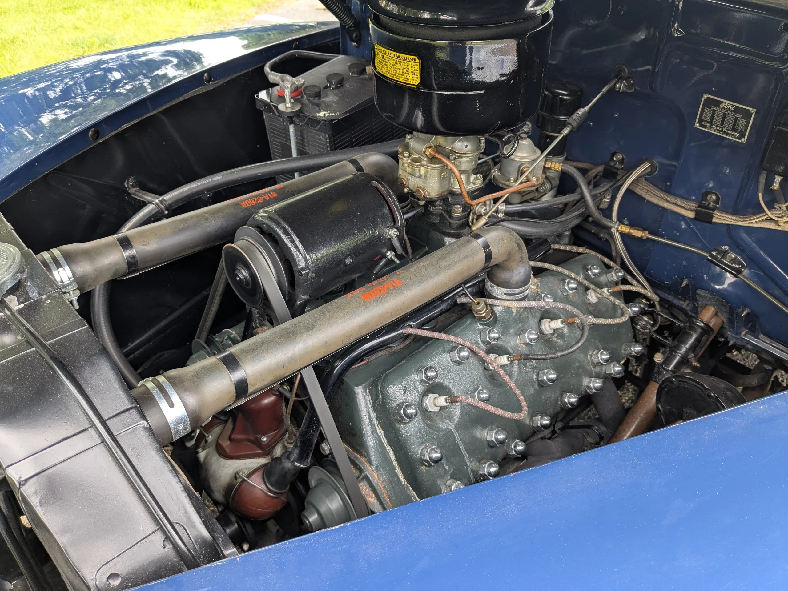 Ford-Deluxe-1941-Blue-Beige-11