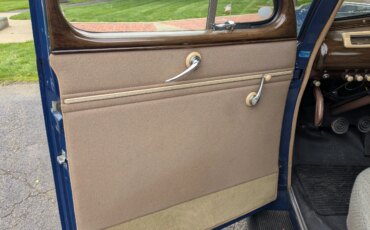 Ford-Deluxe-1941-Blue-Beige-5
