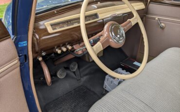 Ford-Deluxe-1941-Blue-Beige-7