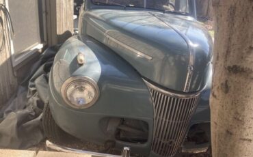 Ford-Deluxe-1941-Blue-Tan-8