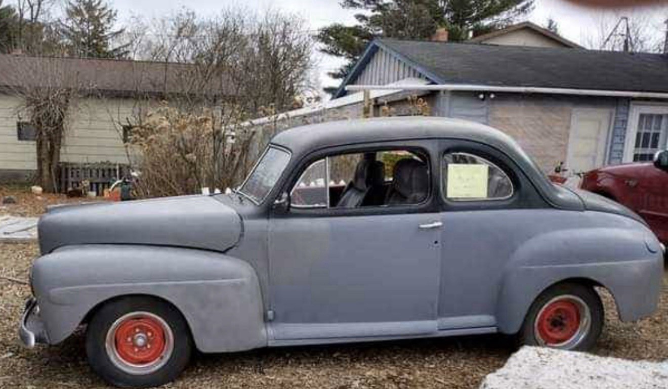 Ford-Deluxe-1948-Coupe-2