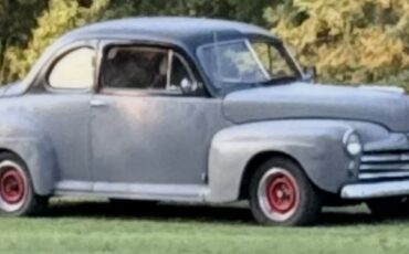 Ford-Deluxe-1948-Coupe