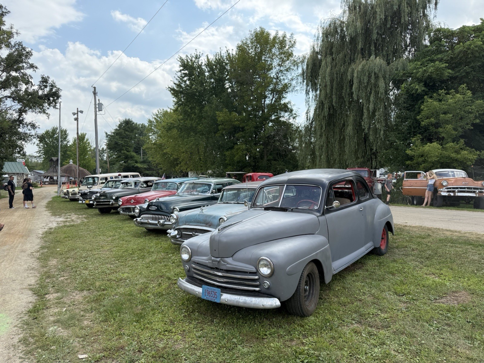 Ford-Deluxe-1948-Coupe-4