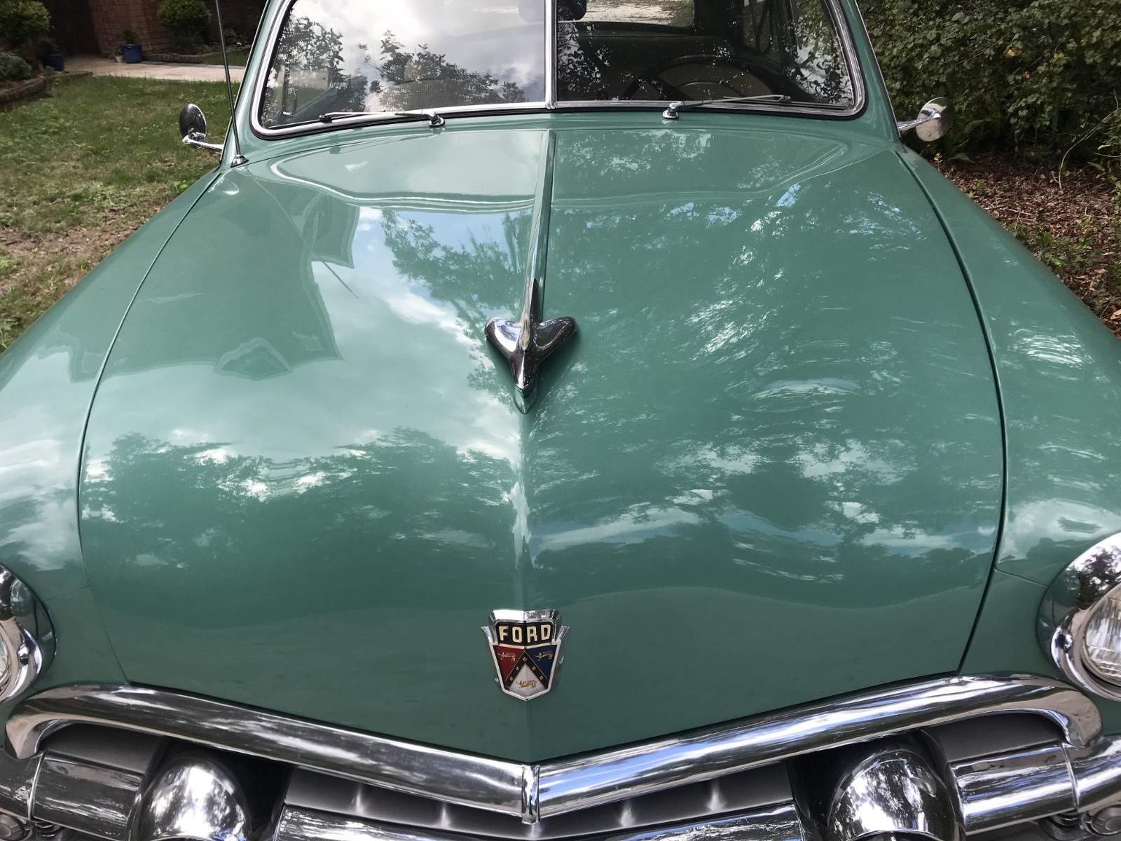Ford-Deluxe-1951-Sedan-10