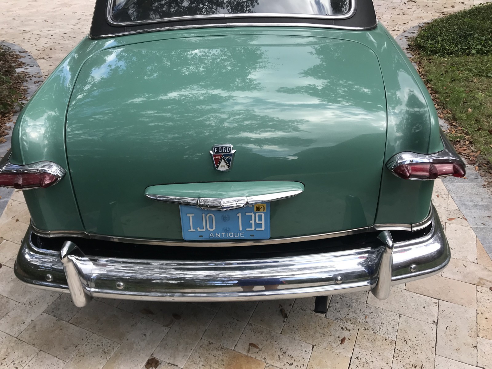 Ford-Deluxe-1951-Sedan-14