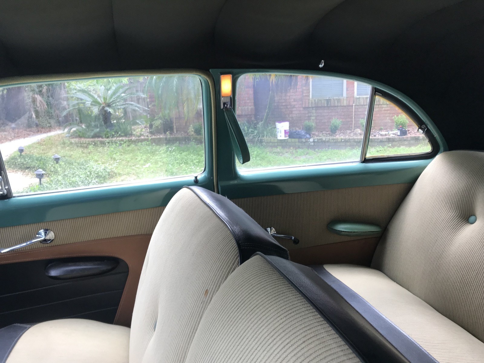 Ford-Deluxe-1951-Sedan-19
