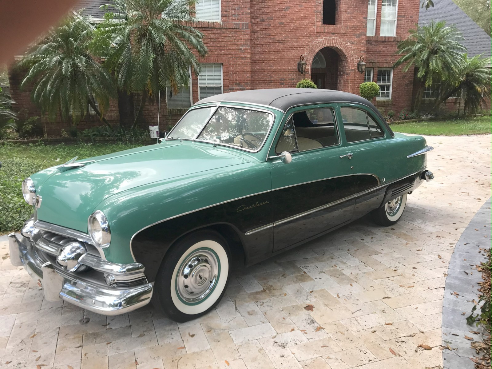 Ford-Deluxe-1951-Sedan-3