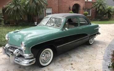 Ford-Deluxe-1951-Sedan-7