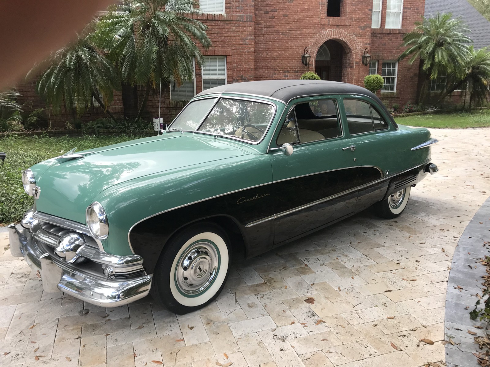Ford-Deluxe-1951-Sedan