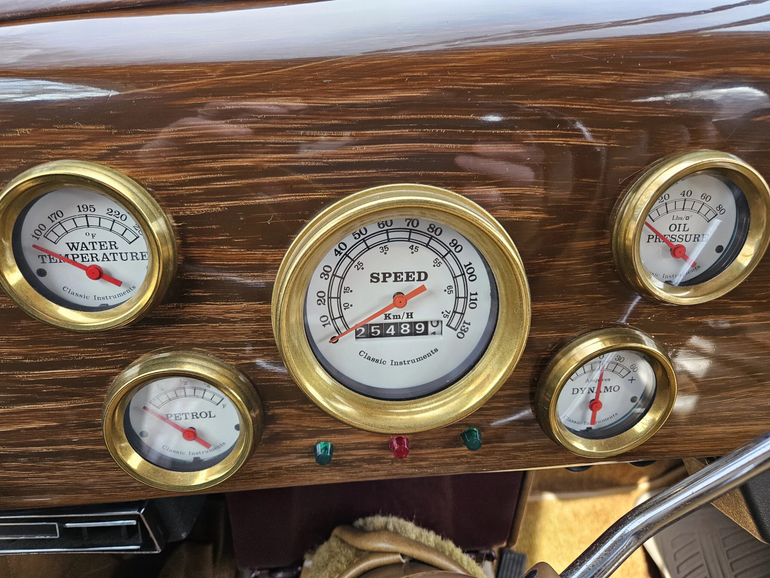 Ford-Deluxe-tudor-1937-Burgundy-Tan-11