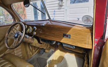 Ford-Deluxe-tudor-1937-Burgundy-Tan-14