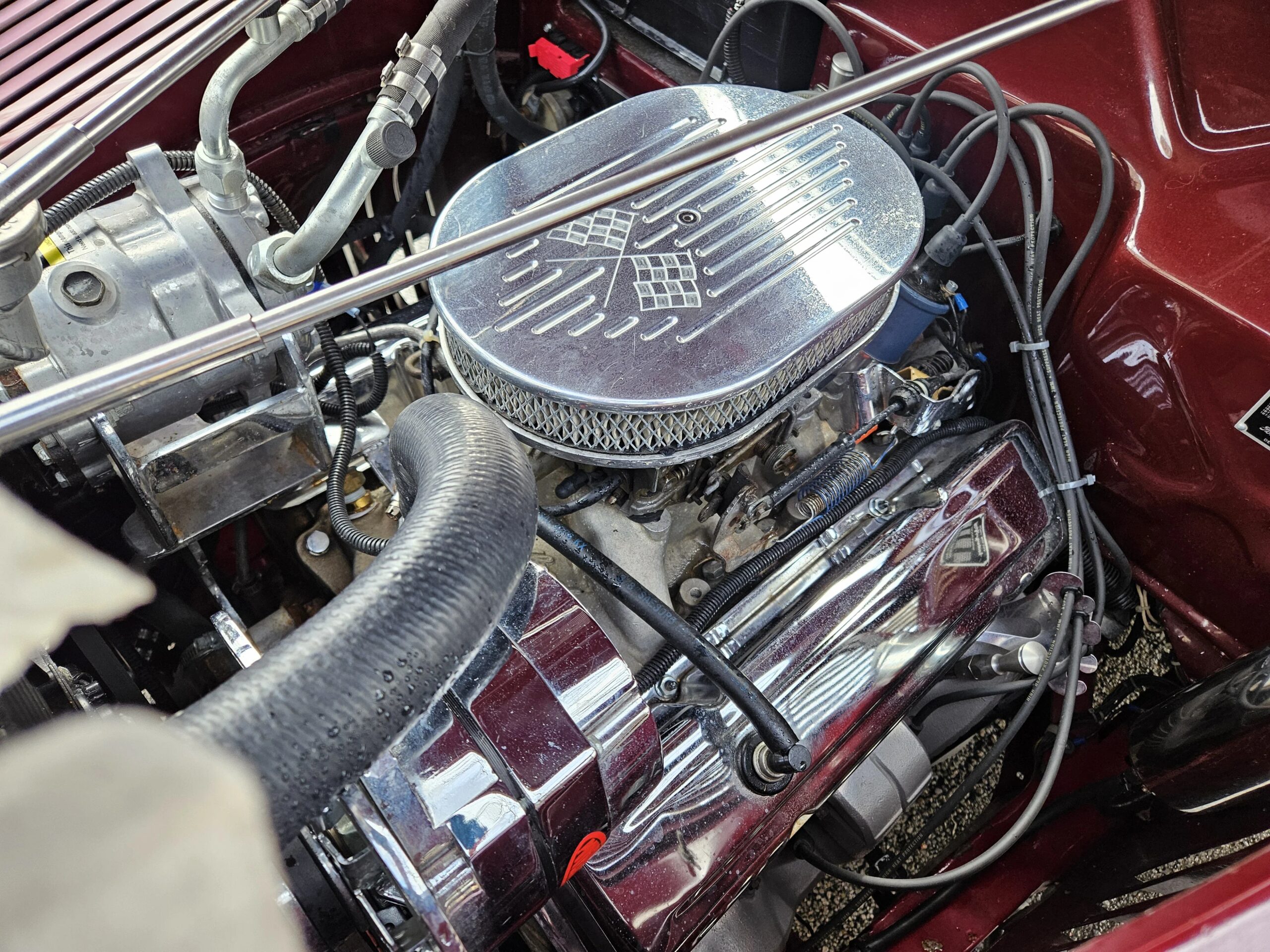 Ford-Deluxe-tudor-1937-Burgundy-Tan-18