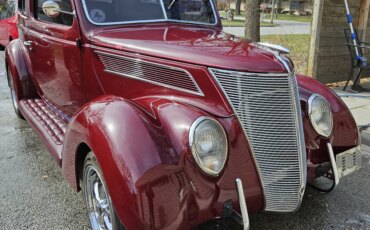 Ford-Deluxe-tudor-1937-Burgundy-Tan-2