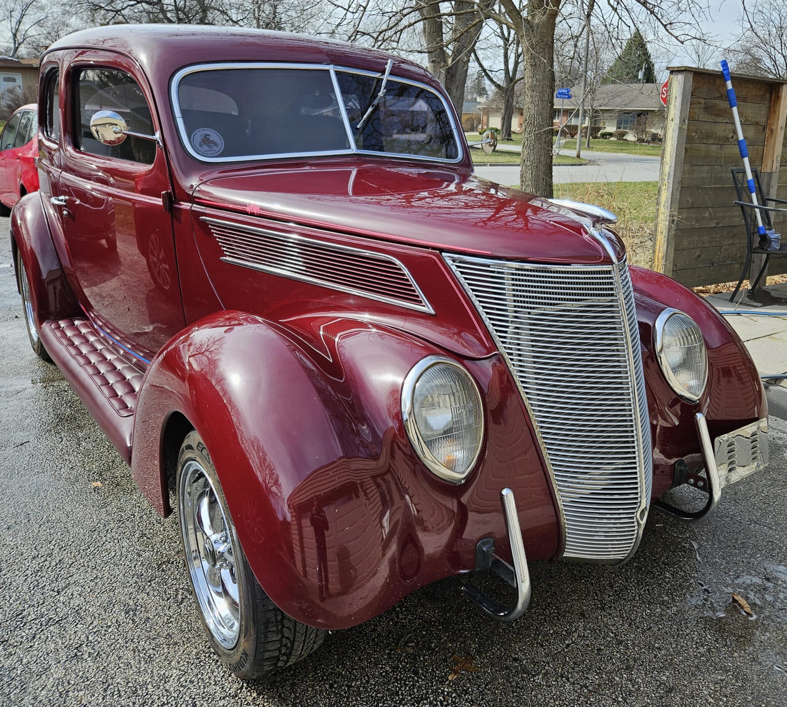 Ford-Deluxe-tudor-1937-Burgundy-Tan-2