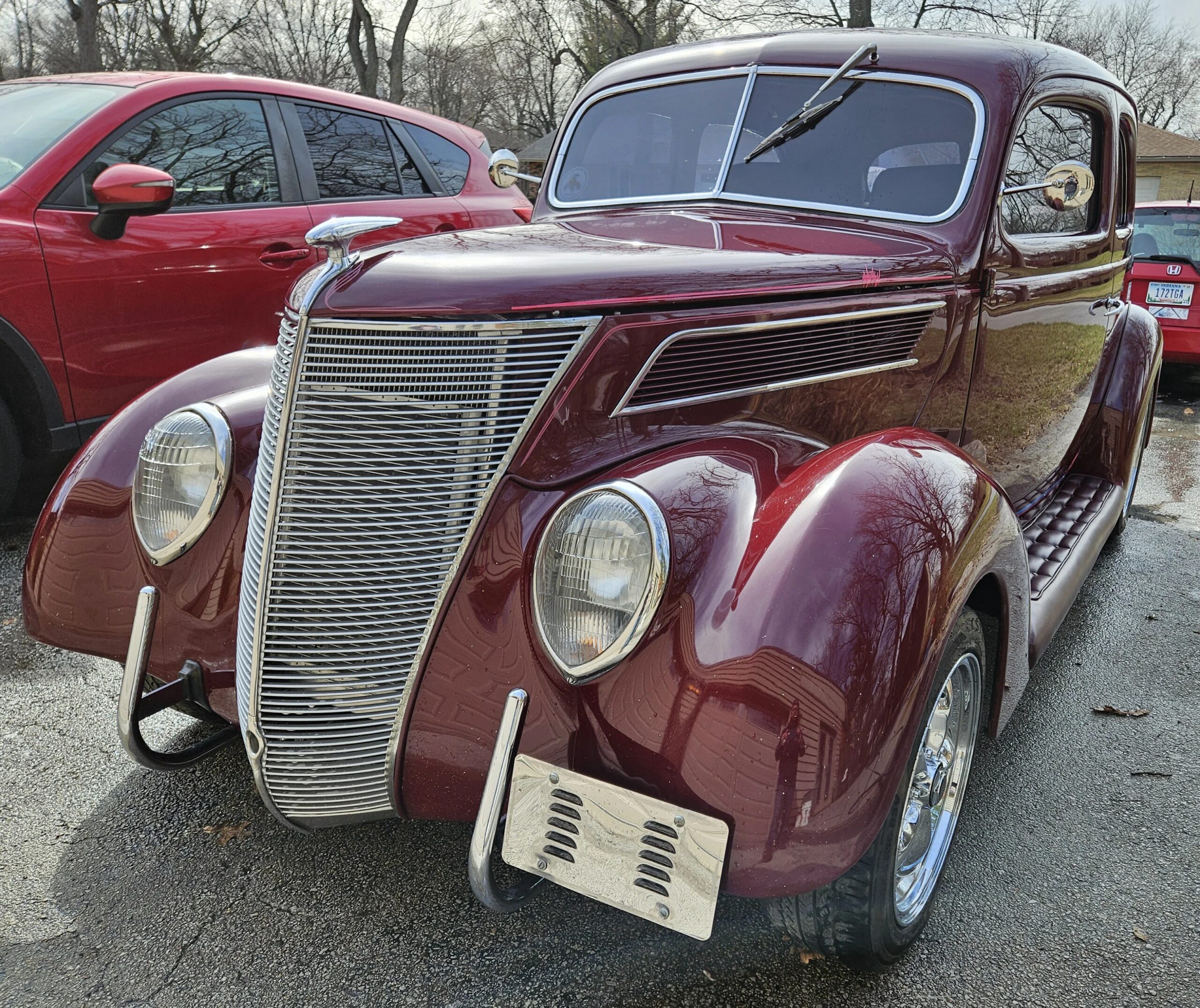 Ford-Deluxe-tudor-1937-Burgundy-Tan-3