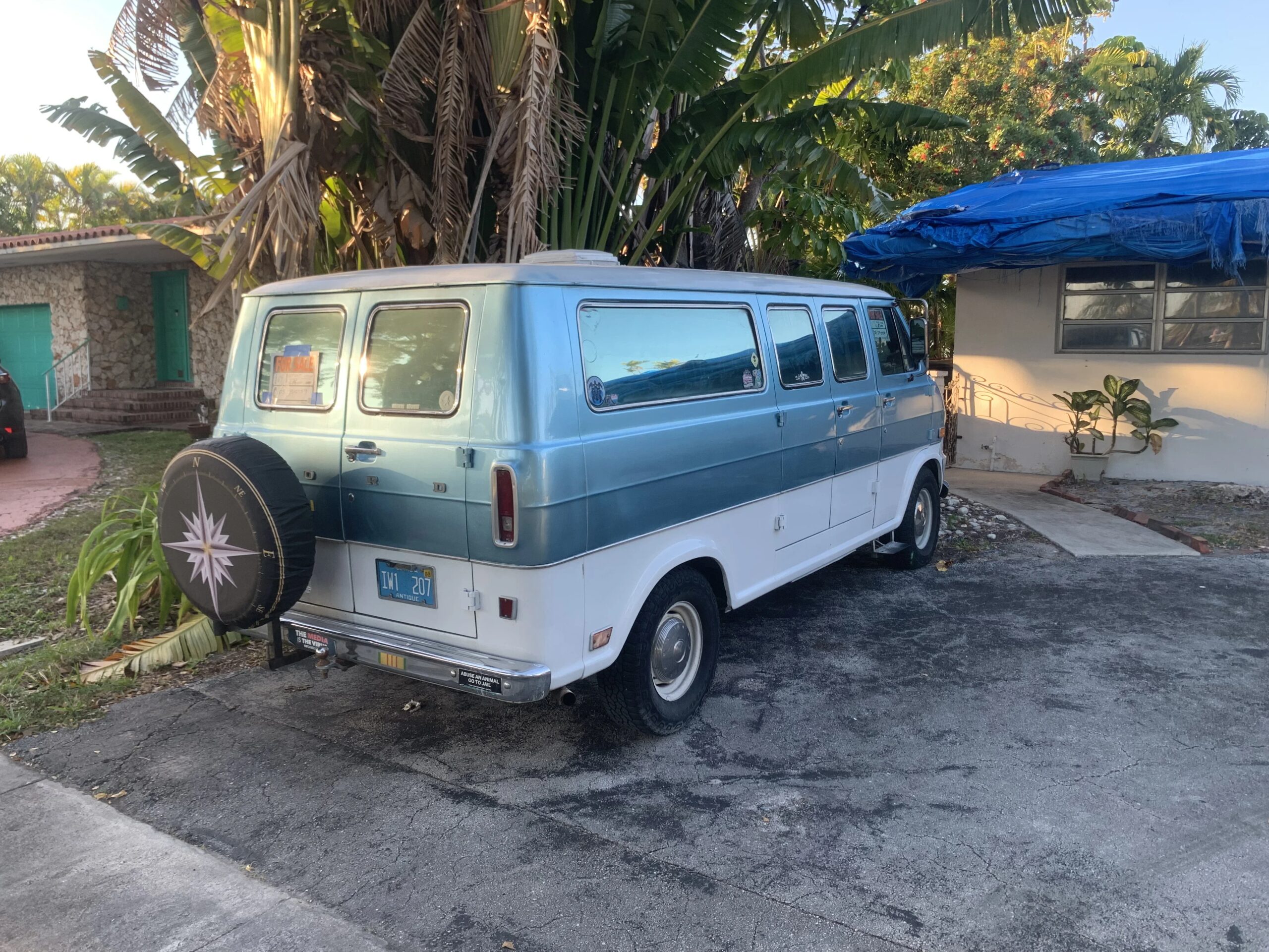 Ford-E-200-1969-Blue-Blue