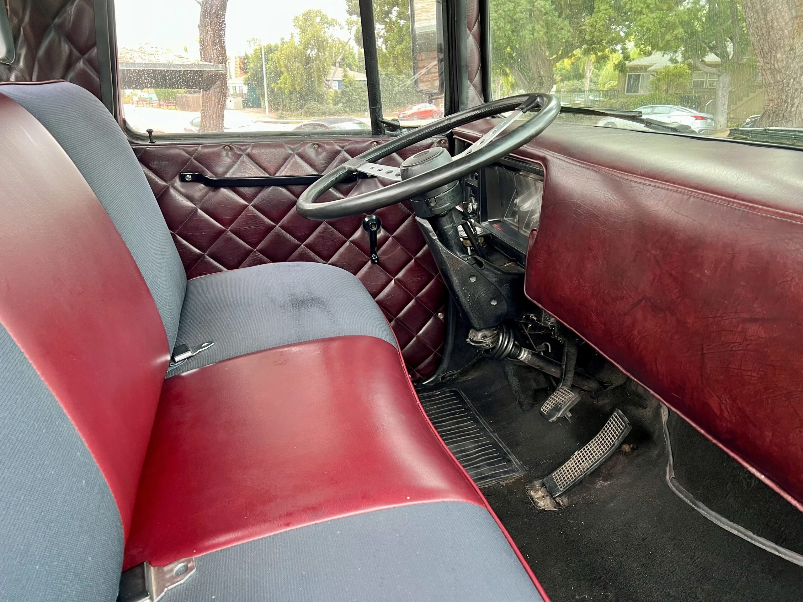 Ford-E-350-and-econoline-350-1976-Red-Burgundy-1