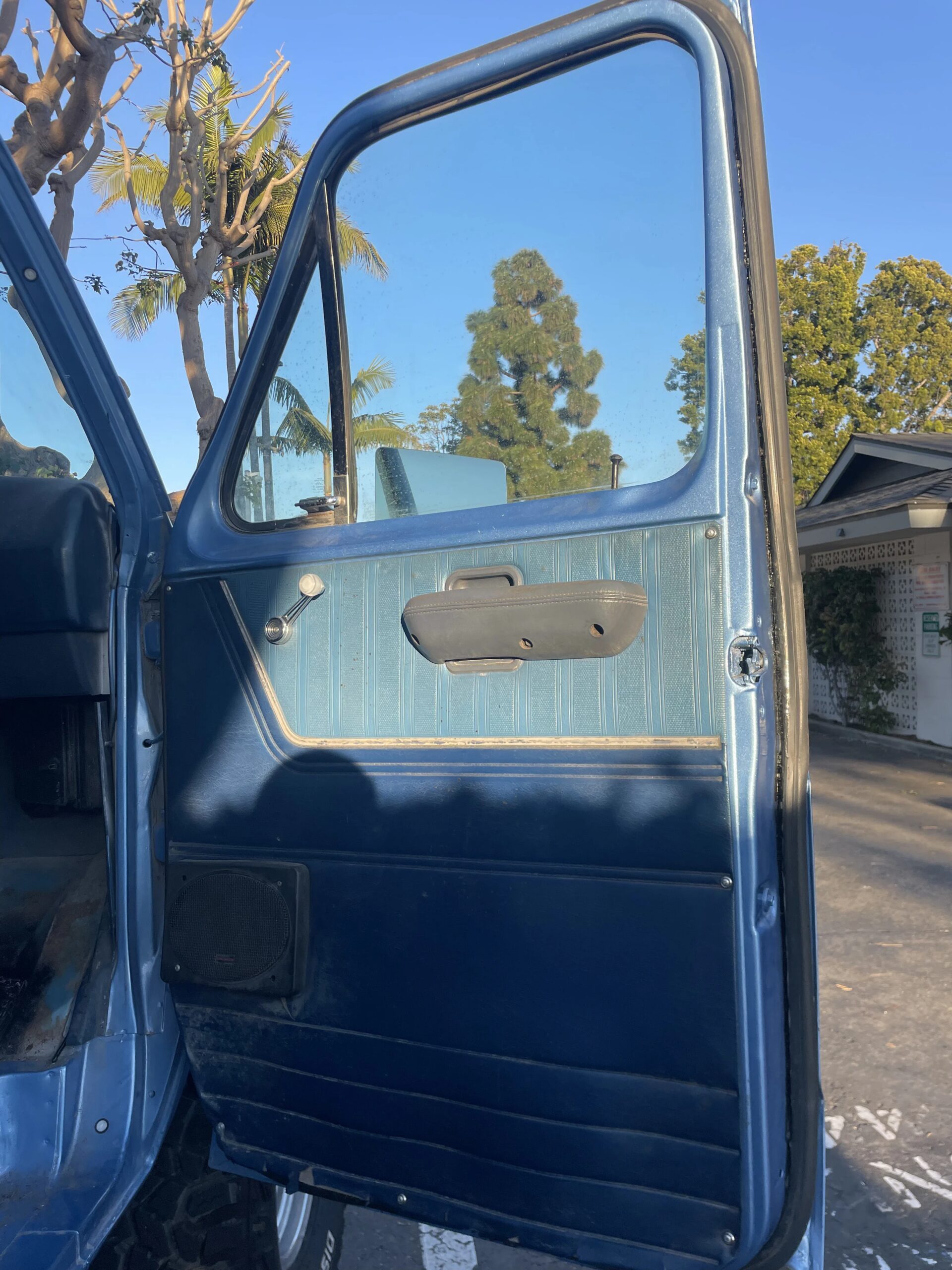 Ford-E-350-and-econoline-350-van-1978-Blue-Black-1