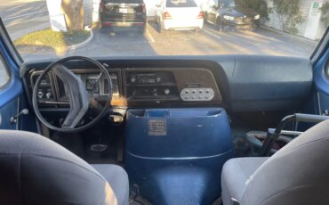 Ford-E-350-and-econoline-350-van-1978-Blue-Black-7