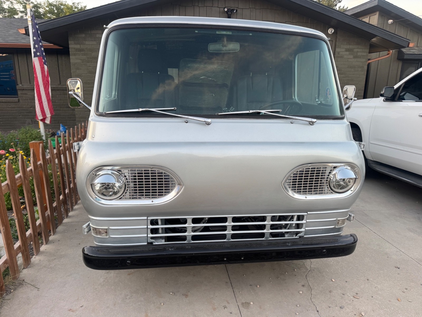 Ford-E-Series-Van-1961-2