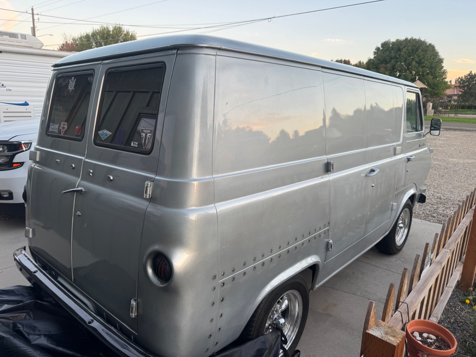 Ford-E-Series-Van-1961-4