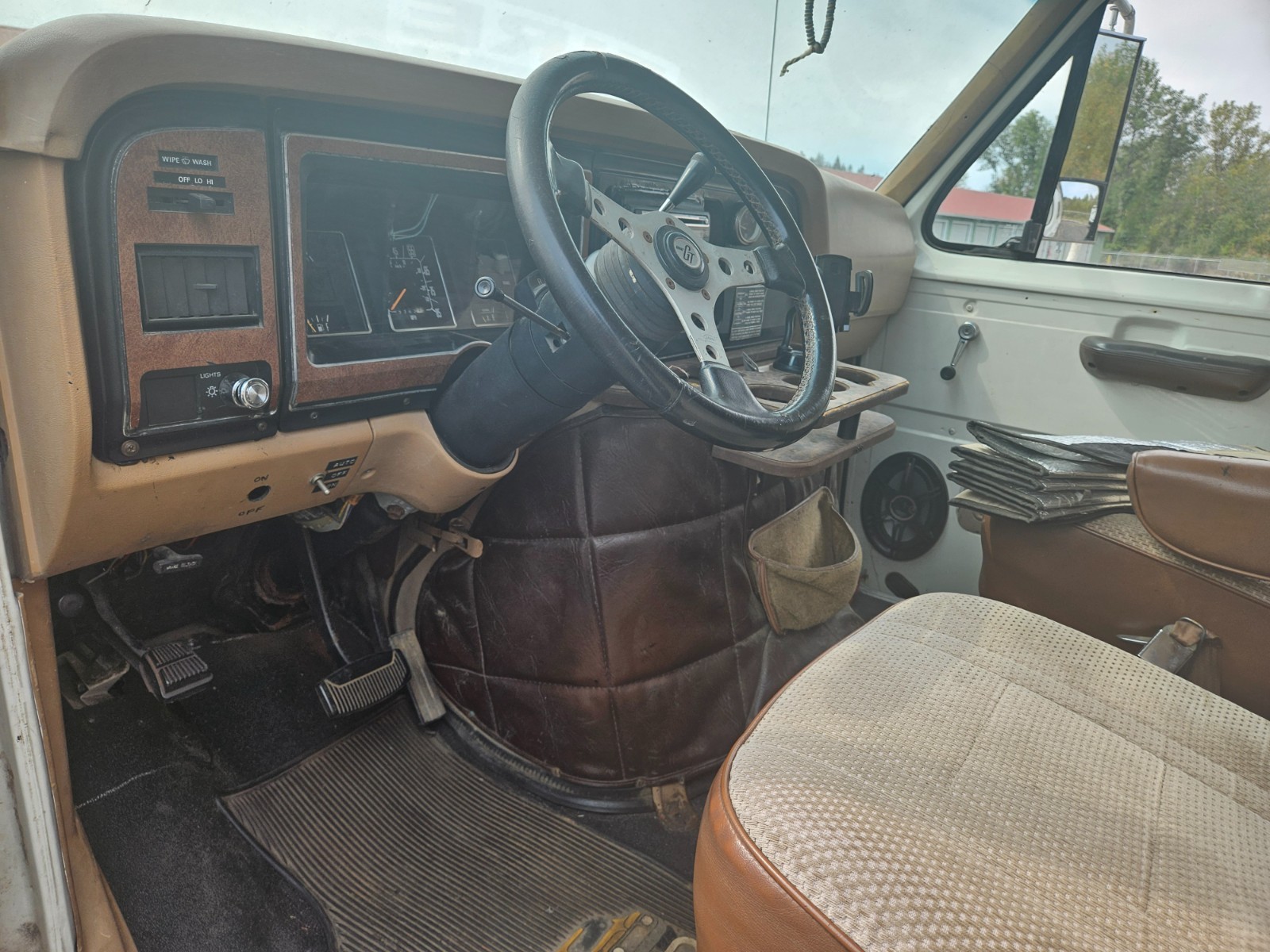 Ford-E-Series-Van-1985-6