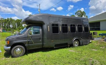 Ford-E-Series-Van-1992-Limousine-3