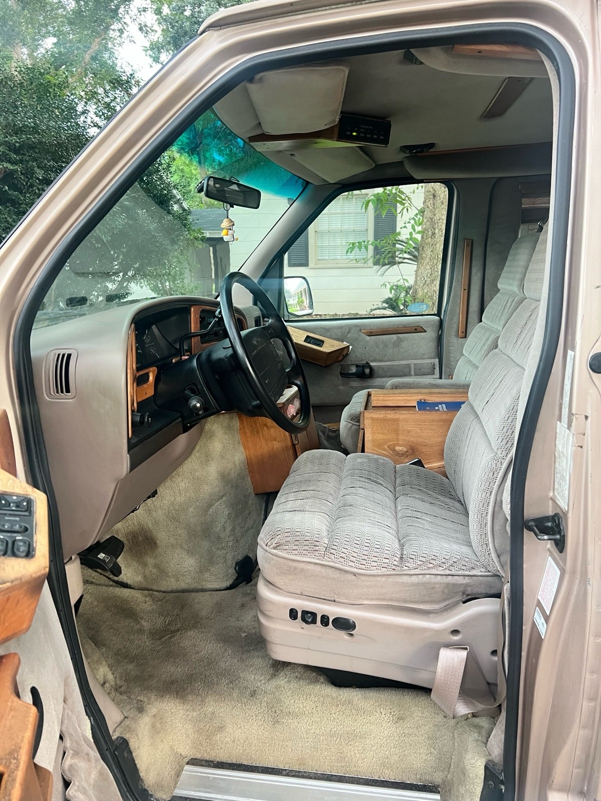 Ford-E-Series-Van-1996-12
